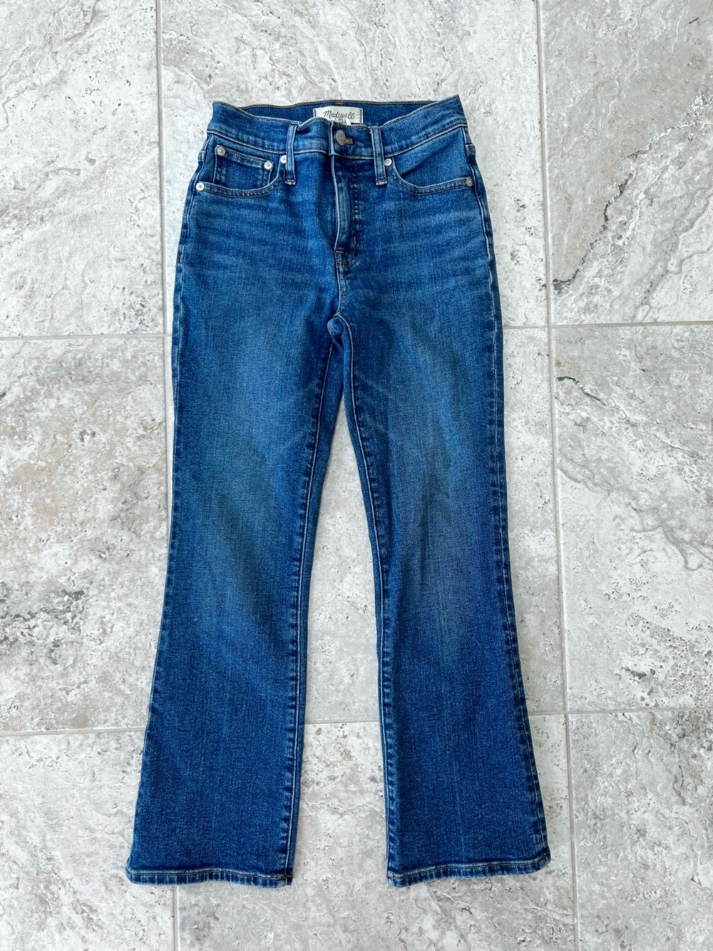 Madewell Mid-Rise Kick-Out Cropped Jeans in Arlen Medium Blue Wash, size 23